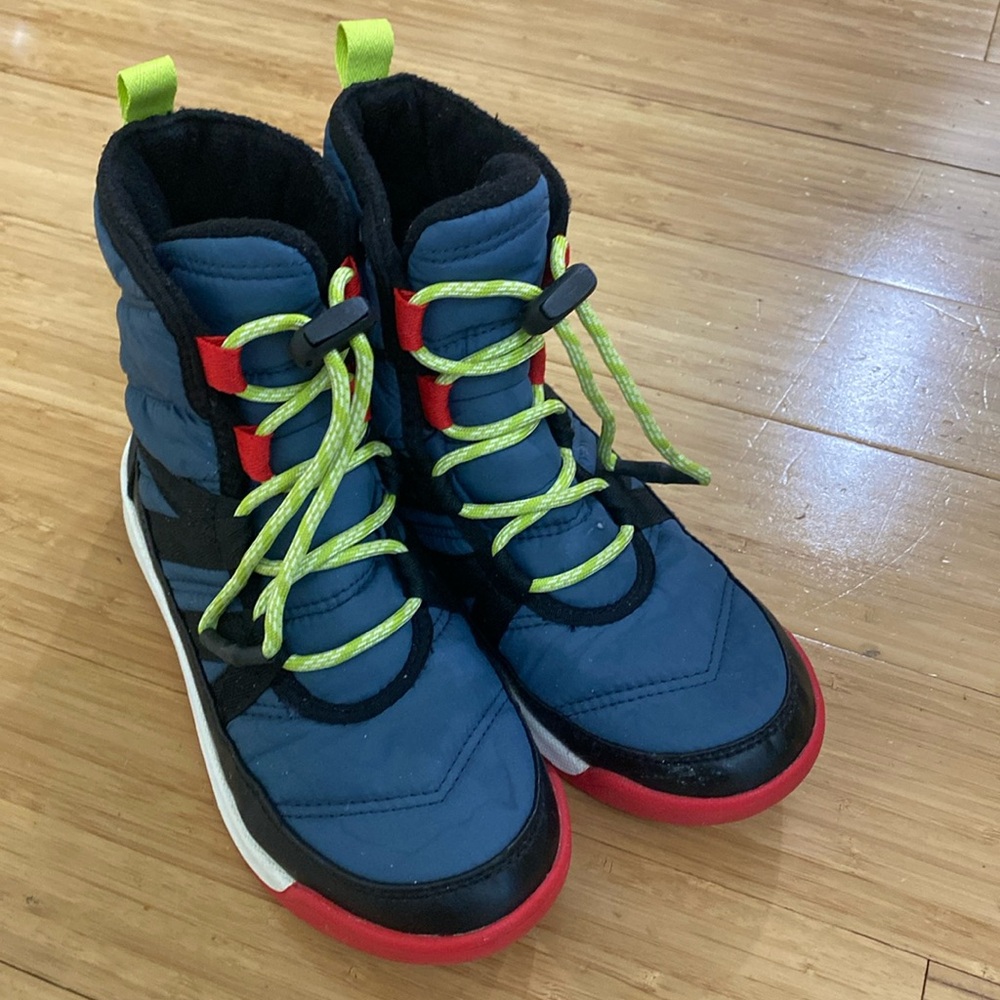 Boys Sorel Snow Boots Sz 2